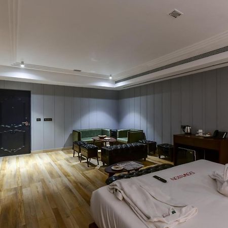The Downton Hotel Rāipur Exteriér fotografie